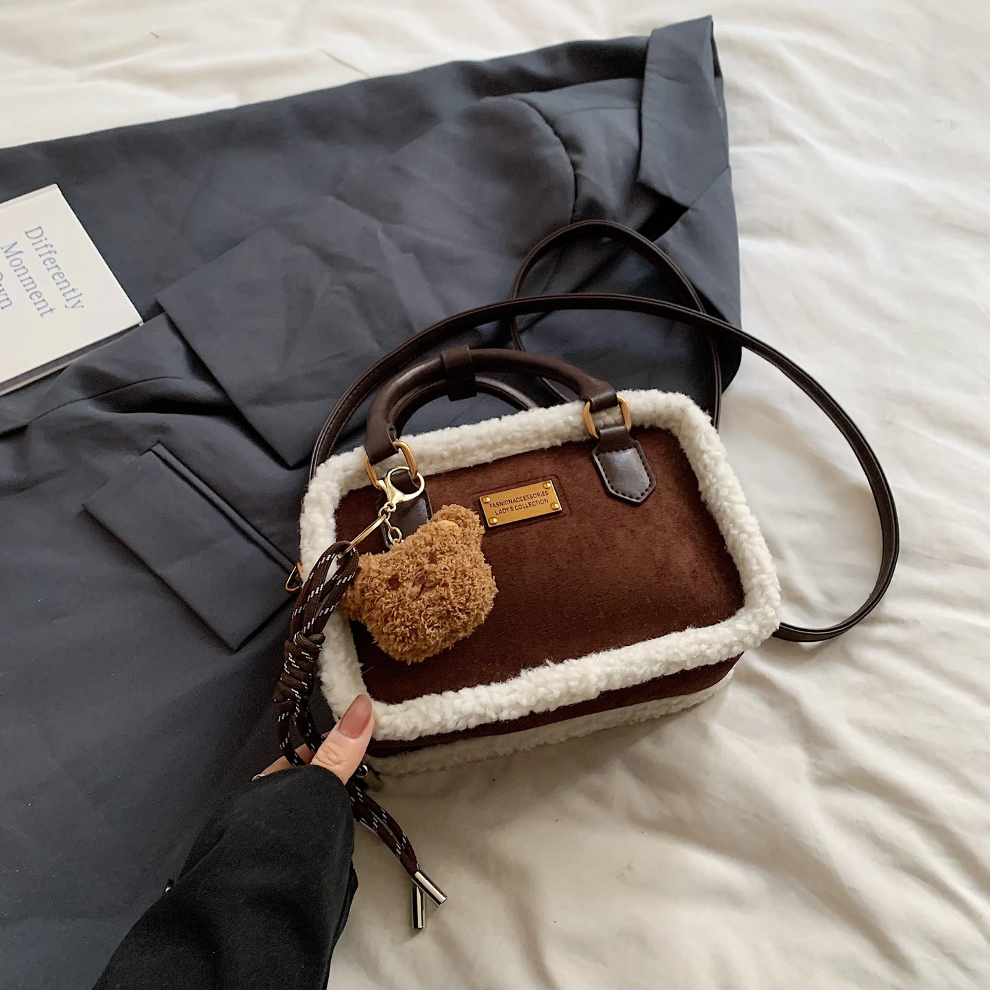 2024 Winter Lamb Woolen Handbag Women's Bag Designer Plush Handbag Fashion Casual Shoulder Messenger Bag Female Square bolsas