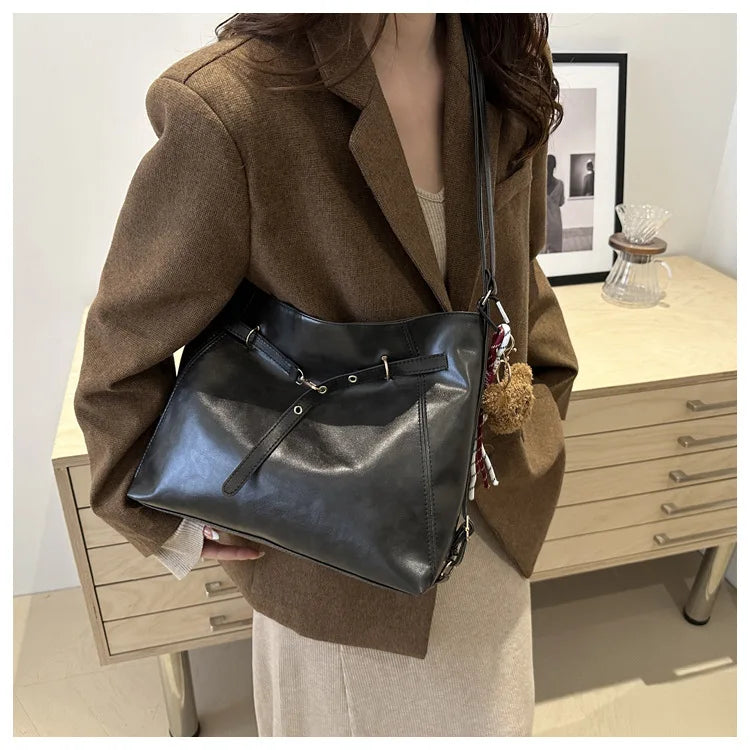 Retro Large Capacity Women's Tote Bag Fashionable Casual Double Shoulder Backpack for Autumn Winter New Arrival Trendy Handbags