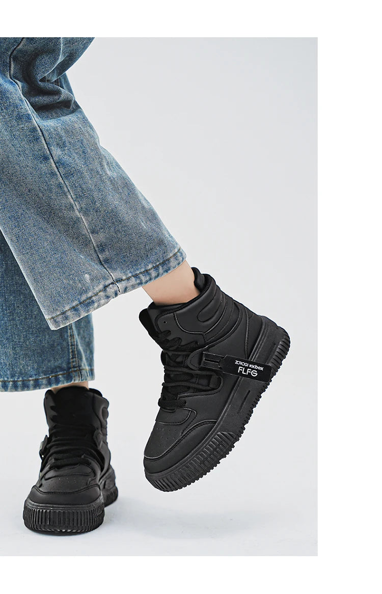 New Fashion Casual Sneakers High Top Skateboard Shoes Student Boots Men and Women Trend Wear Resistant Two-color Couples