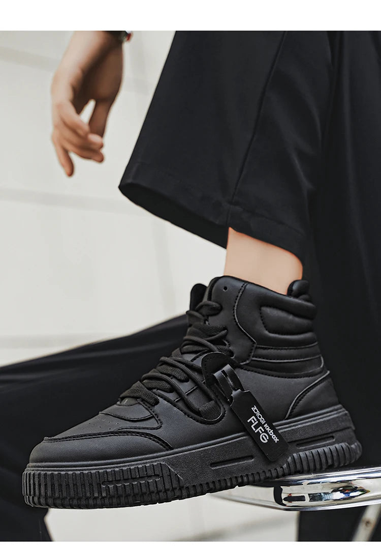 New Fashion Casual Sneakers High Top Skateboard Shoes Student Boots Men and Women Trend Wear Resistant Two-color Couples