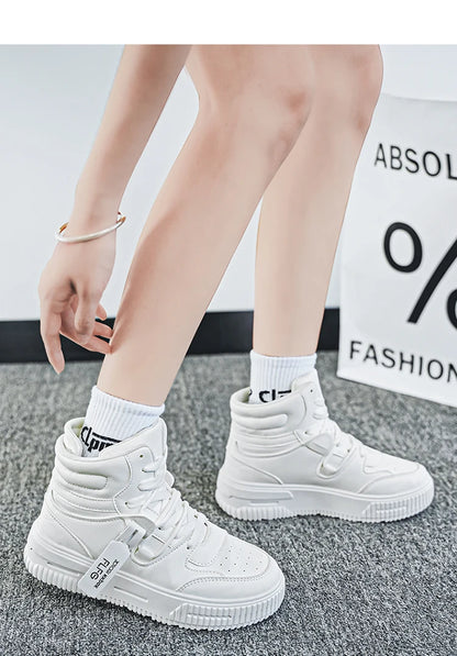 New Fashion Casual Sneakers High Top Skateboard Shoes Student Boots Men and Women Trend Wear Resistant Two-color Couples