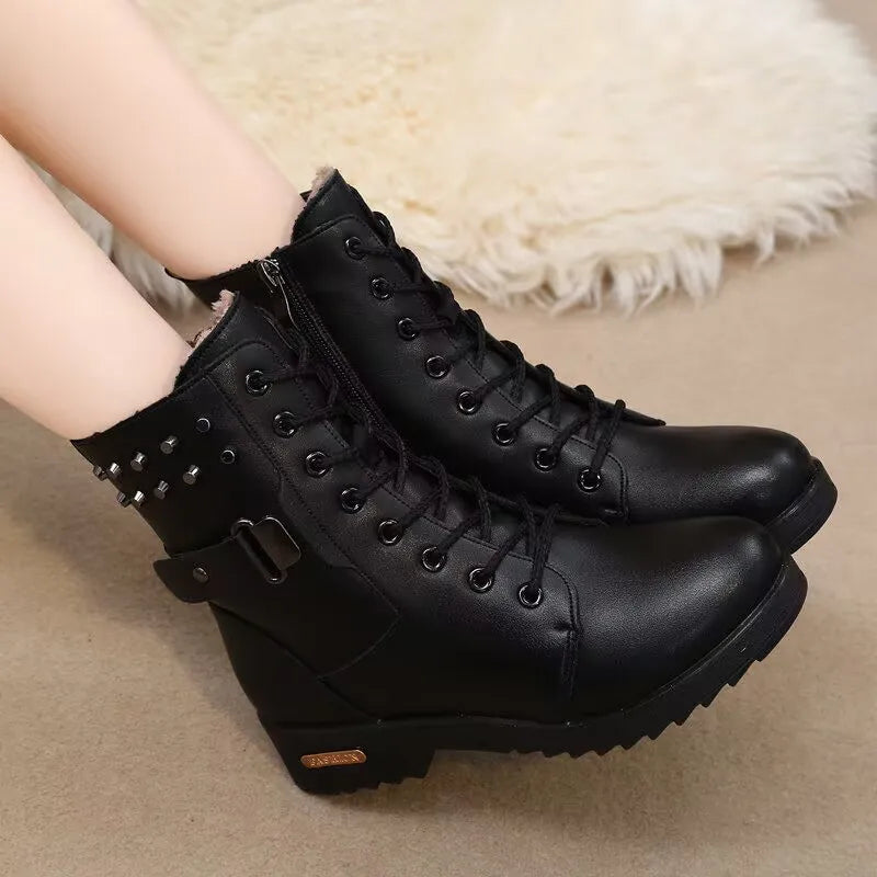 Woman Rivet Boots 2025 New Winter Plush Warm Short Boots Student Comfortable Cotton Boots Female British Non-slip Thicken Boots